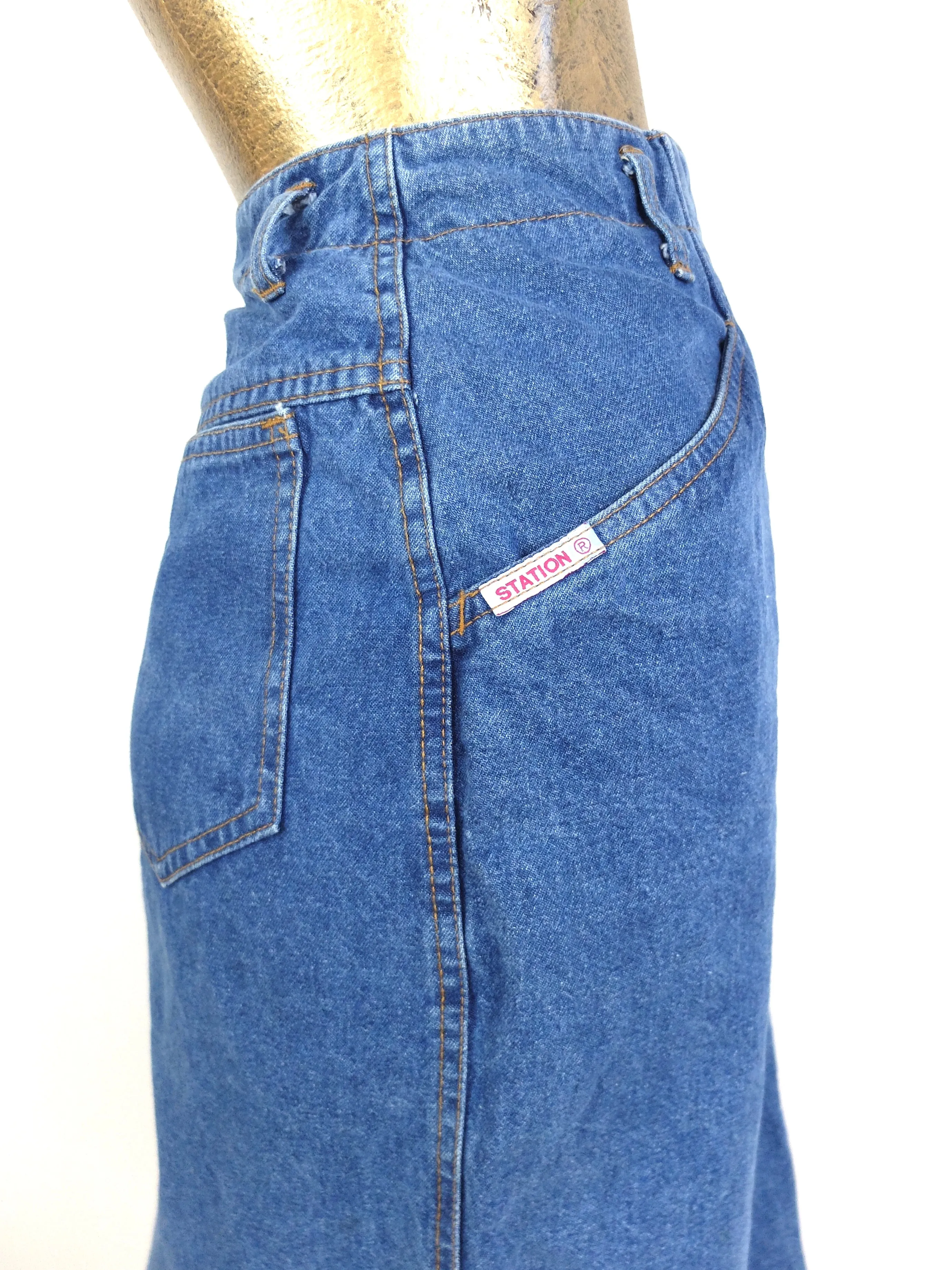 80s Utilitarian Medium Wash Denim High Waisted Snap Button A-Line Jean Mini Skirt